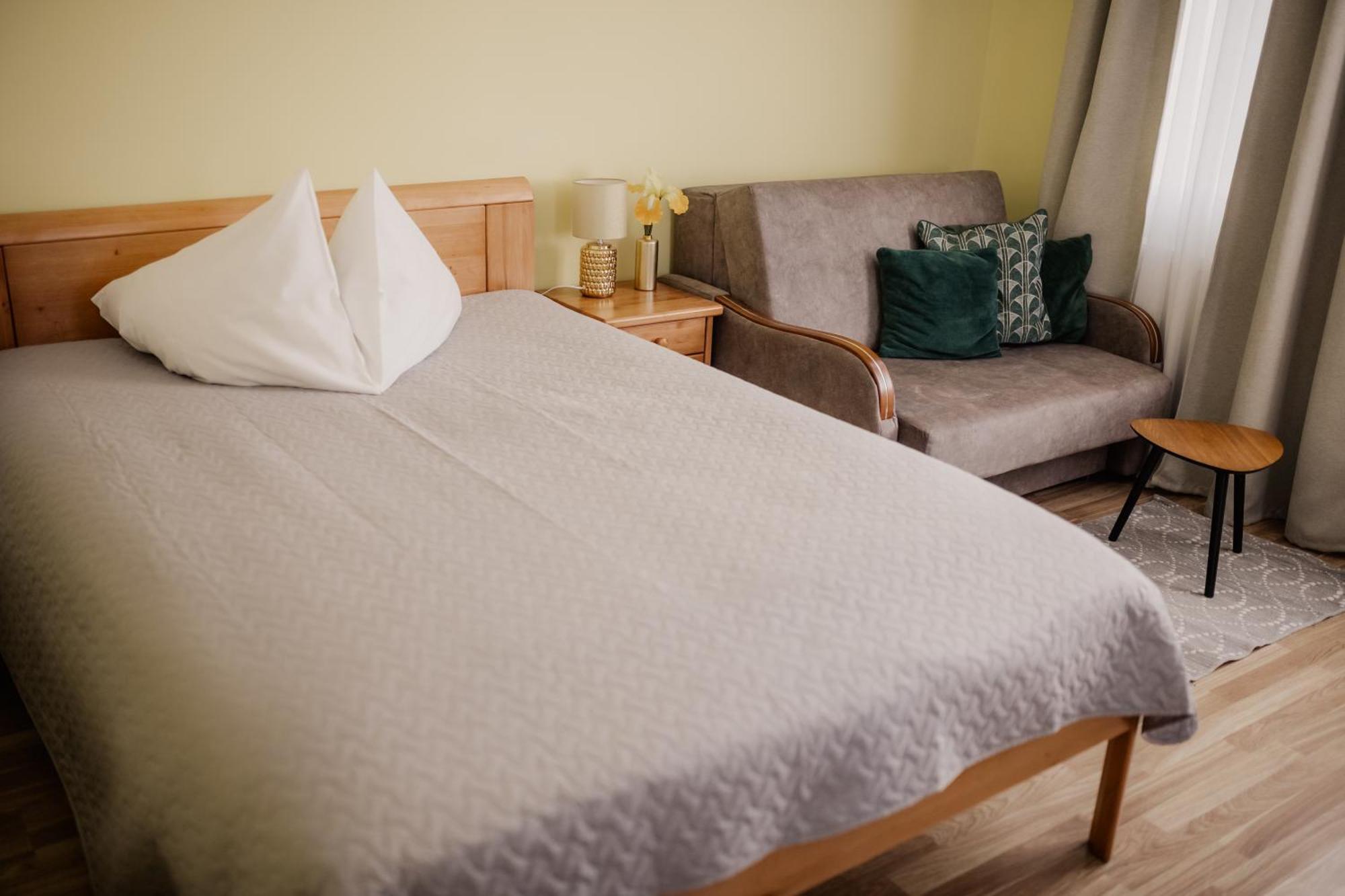 Aparthotel Saules Iela 2A Saldus Esterno foto